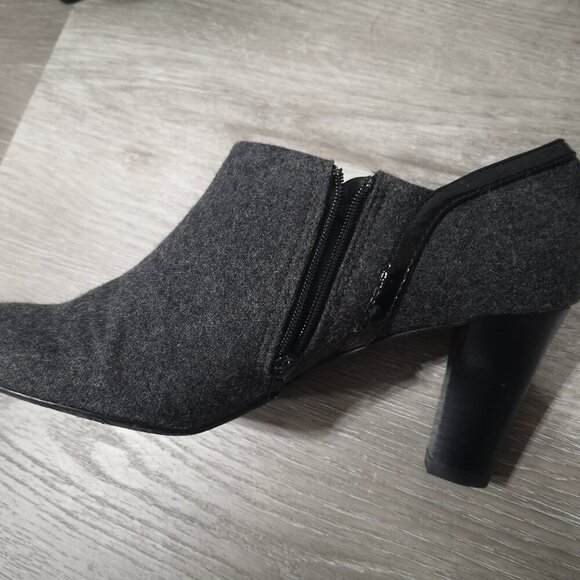 Liz Claiborne Jillian Ladies Size 7.5M Dark Grey Side Zipper Closure Booties - Picture 4 of 10